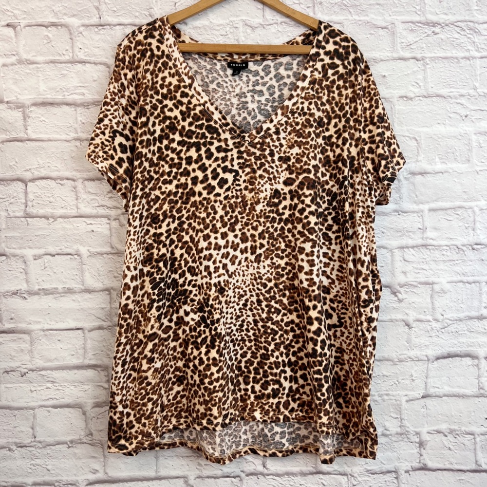 Torrid Cheetah Print V-Neck High-Low Tee Shirt 3